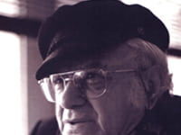 Attila İlhan: Çocuklar gibi sevdim/ Devler gibi acı çektim…