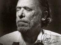 CHARLES BUKOWSKİ’DEN 15 ALINTI: “YALNIZ KALMAKTAN DAHA KÖTÜ ŞEYLER DE VAR HAYATTA!”